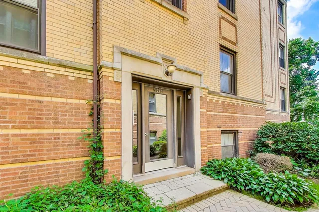 $239,900 | 4333 North Troy Street, Unit 3E, Chicago, IL 60618