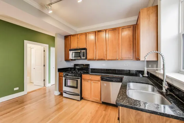 $239,900 | 4333 North Troy Street, Unit 3E, Chicago, IL 60618