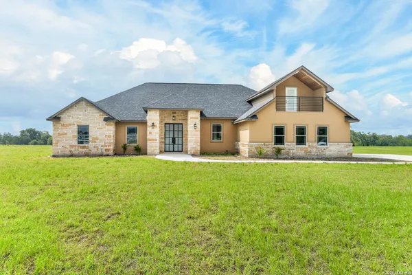 $650,000 | 956 Horseshoe Falls, Bandera, TX 78003