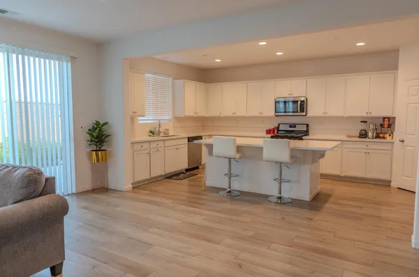 $569,000 | 14206 Gragnani Avenue, Kerman, CA 93630