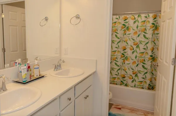 $569,000 | 14206 Gragnani Avenue, Kerman, CA 93630