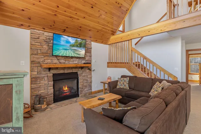 $750,000 | 220 Woodlands Hill Lane, Oakland, MD 21550