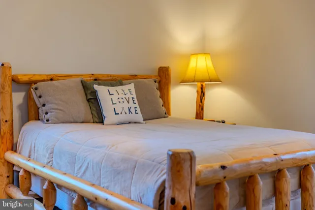 $750,000 | 220 Woodlands Hill Lane, Oakland, MD 21550