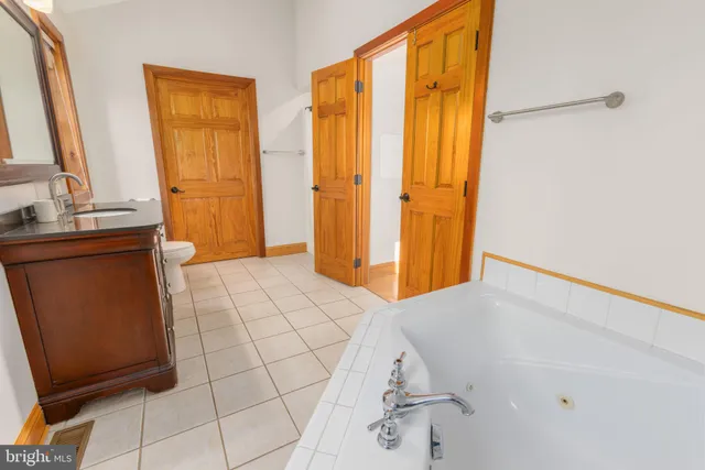 $750,000 | 220 Woodlands Hill Lane, Oakland, MD 21550