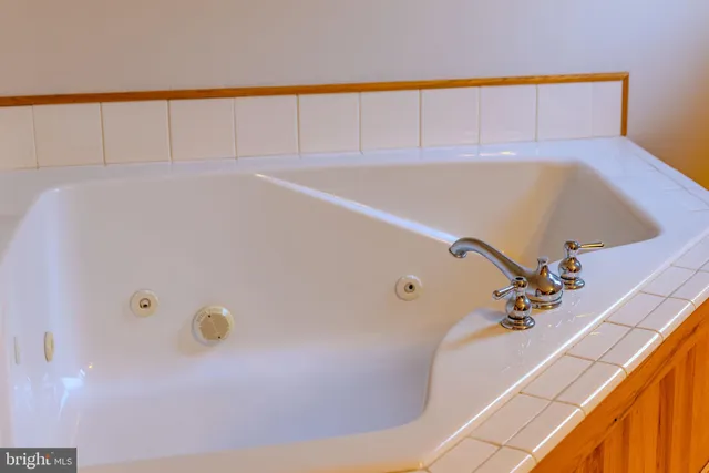 $750,000 | 220 Woodlands Hill Lane, Oakland, MD 21550