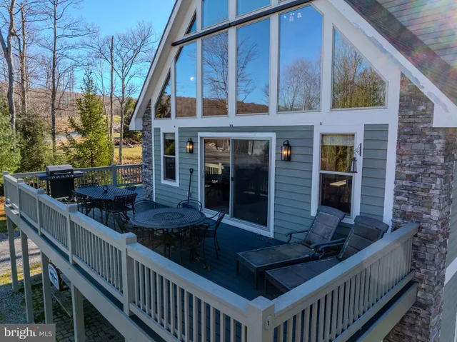 $750,000 | 220 Woodlands Hill Lane, Oakland, MD 21550