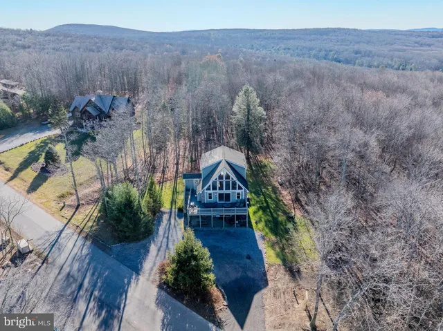 $750,000 | 220 Woodlands Hill Lane, Oakland, MD 21550