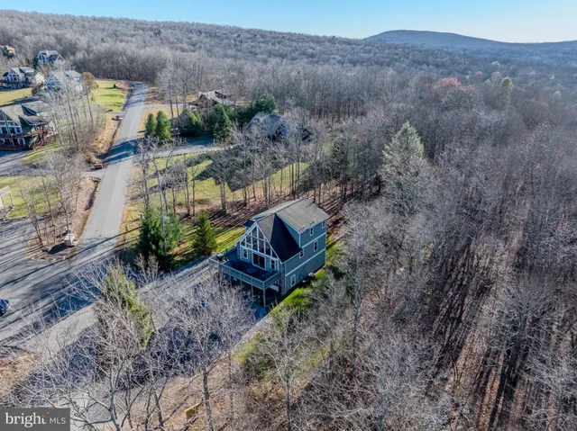 $750,000 | 220 Woodlands Hill Lane, Oakland, MD 21550