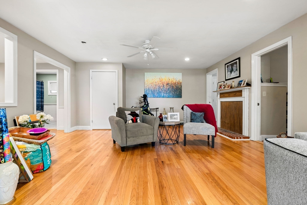 22 Witham Street, Unit 1 Gloucester, MA 01930 - Photo 13 of 27