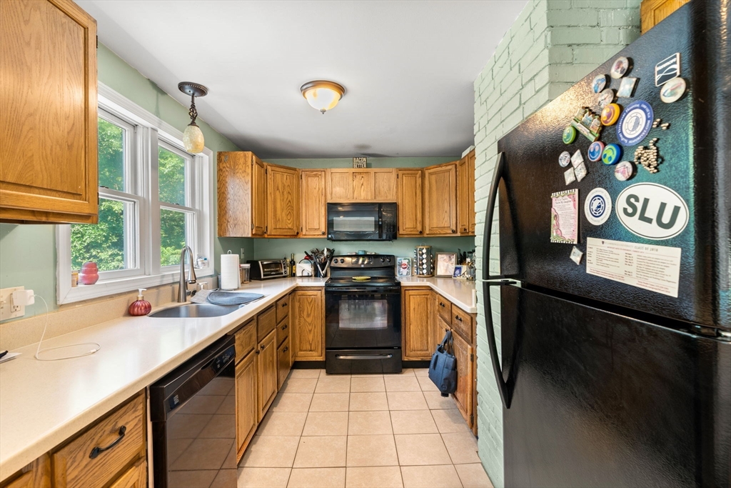 22 Witham Street, Unit 1 Gloucester, MA 01930 - Photo 19 of 27