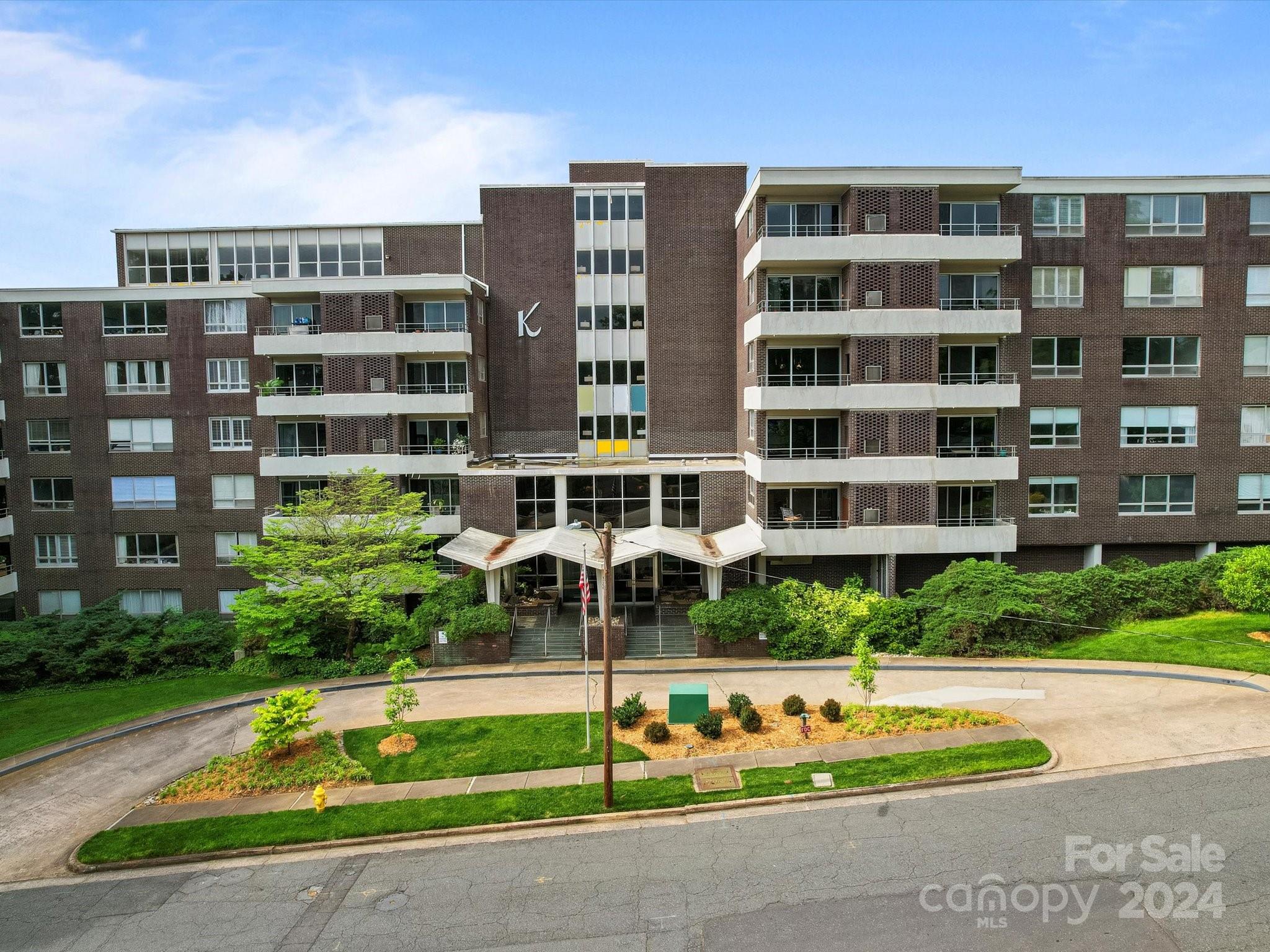 1300 Reece Road, Unit 211 Charlotte, NC 28209 - Photo 1 of 22 Gallery Image 1