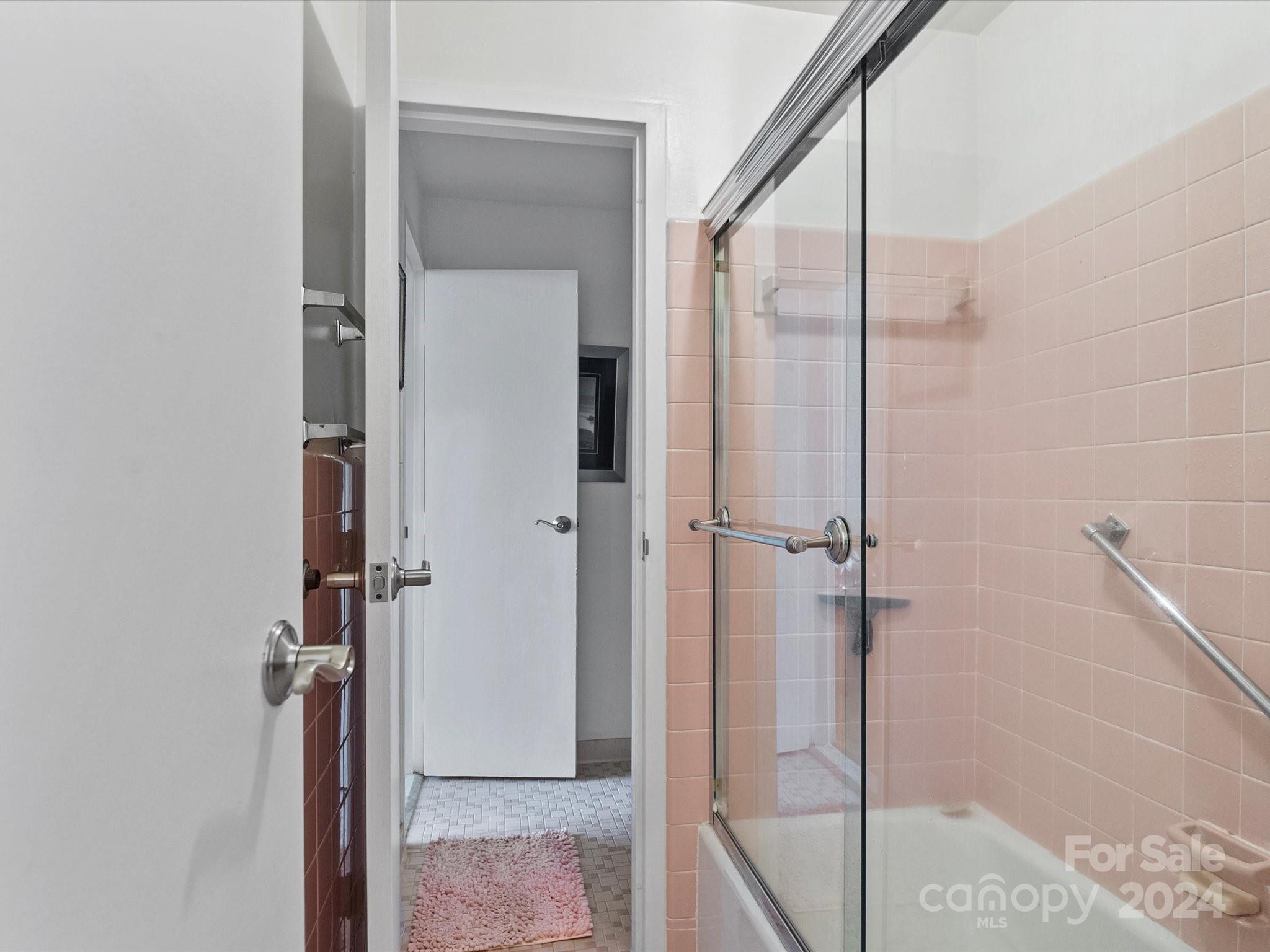 1300 Reece Road, Unit 211 Charlotte, NC 28209 - Photo 19 of 22 Gallery Image 19