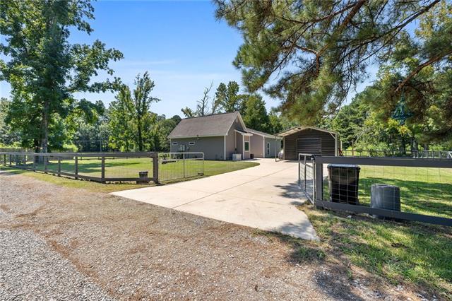 22101 Fletcher Road Ponchatoula, LA 70454 - Photo 2 of 26
