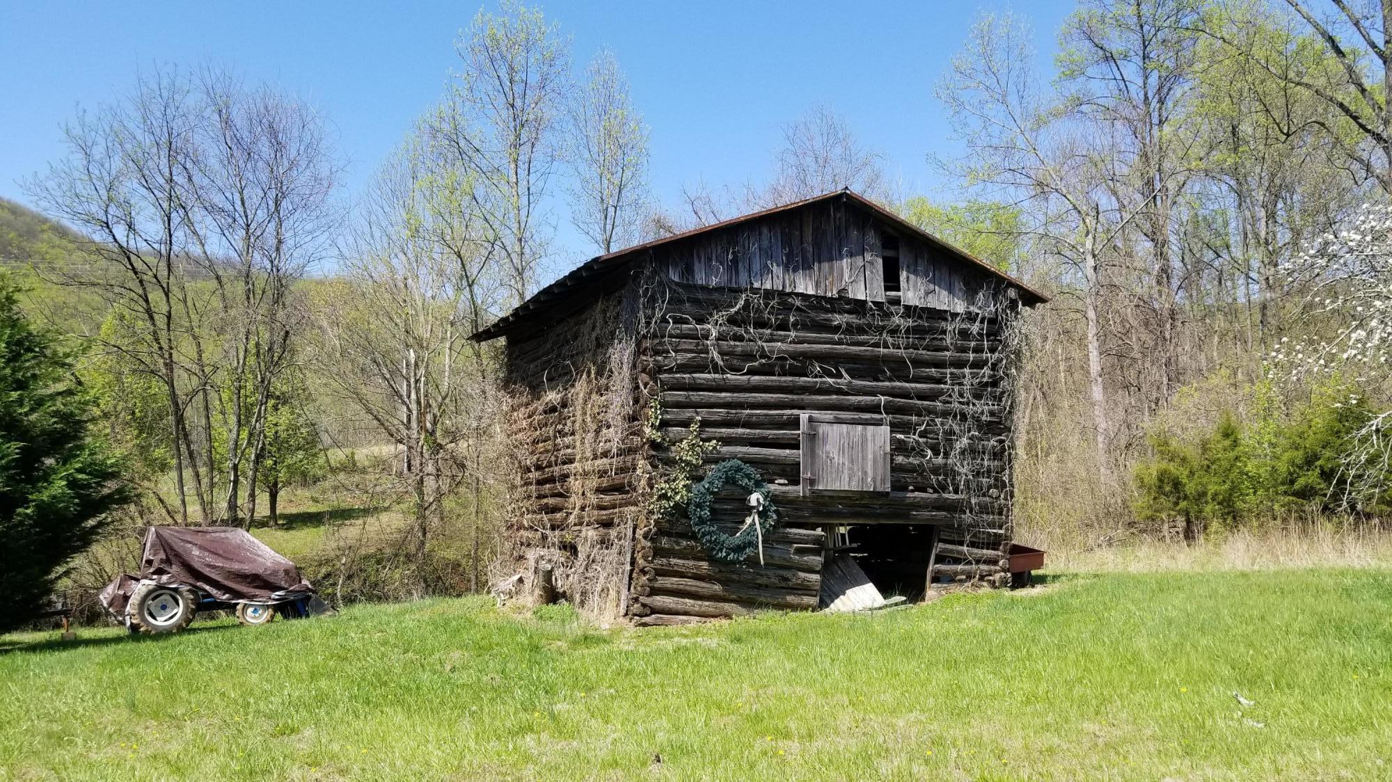 267 Valley Road Hardy, VA 24101 - Photo 21 of 71 21 Barn