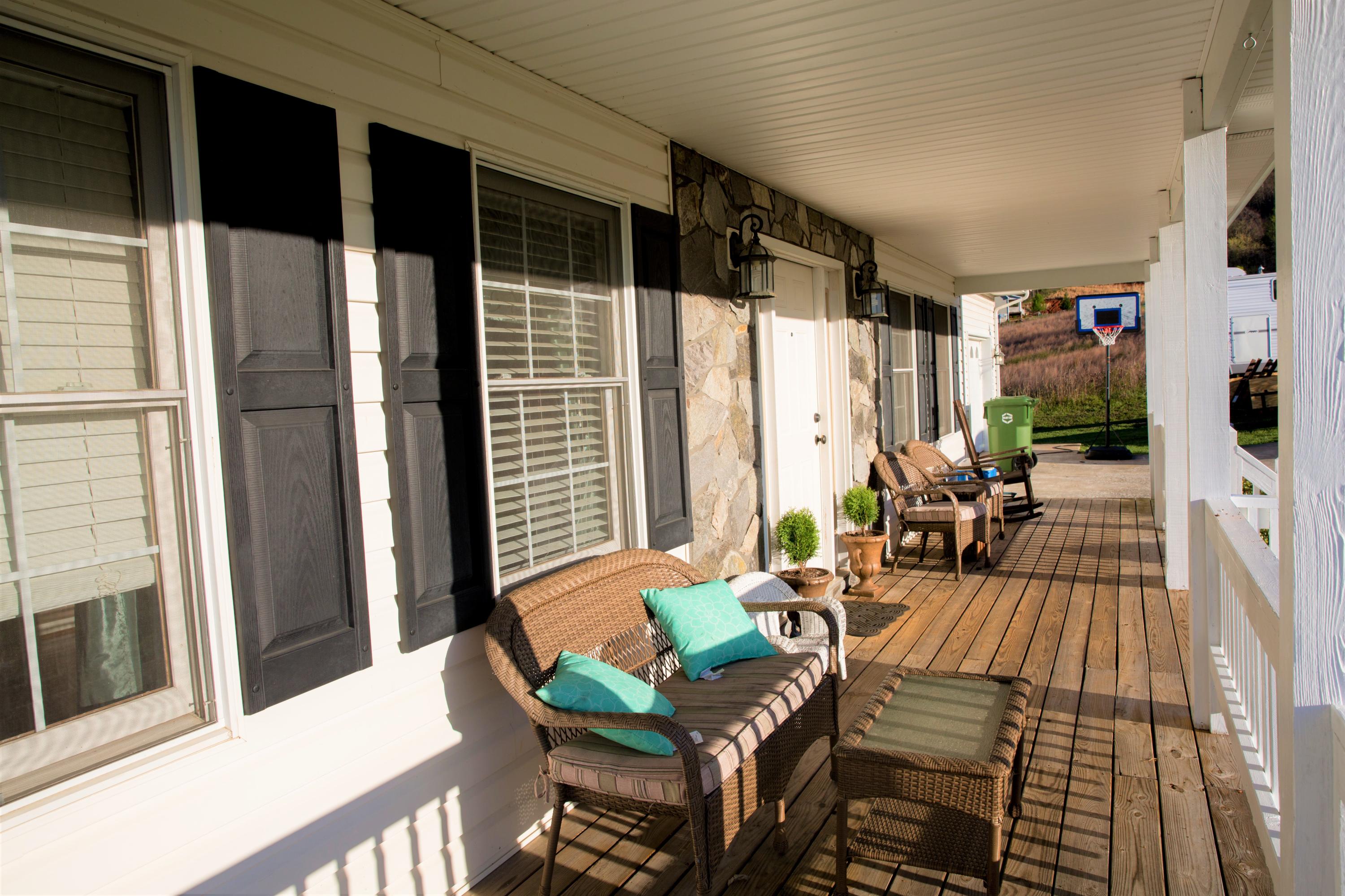 267 Valley Road Hardy, VA 24101 - Photo 27 of 71 25 Front Porch