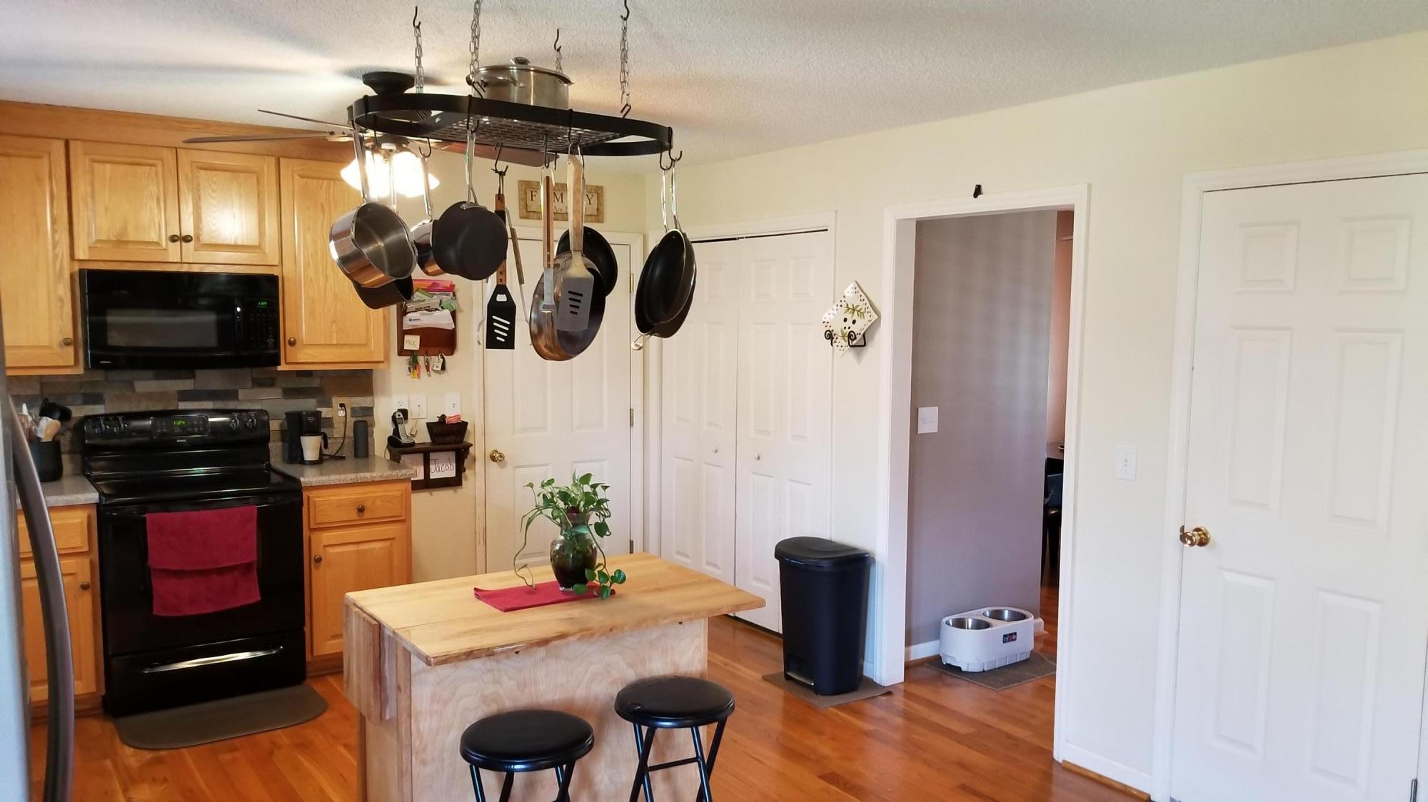 267 Valley Road Hardy, VA 24101 - Photo 35 of 71 33 Kitchen (12)