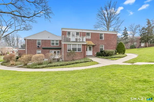 $895,000 | 28 Putnam Park, Greenwich, CT 06830