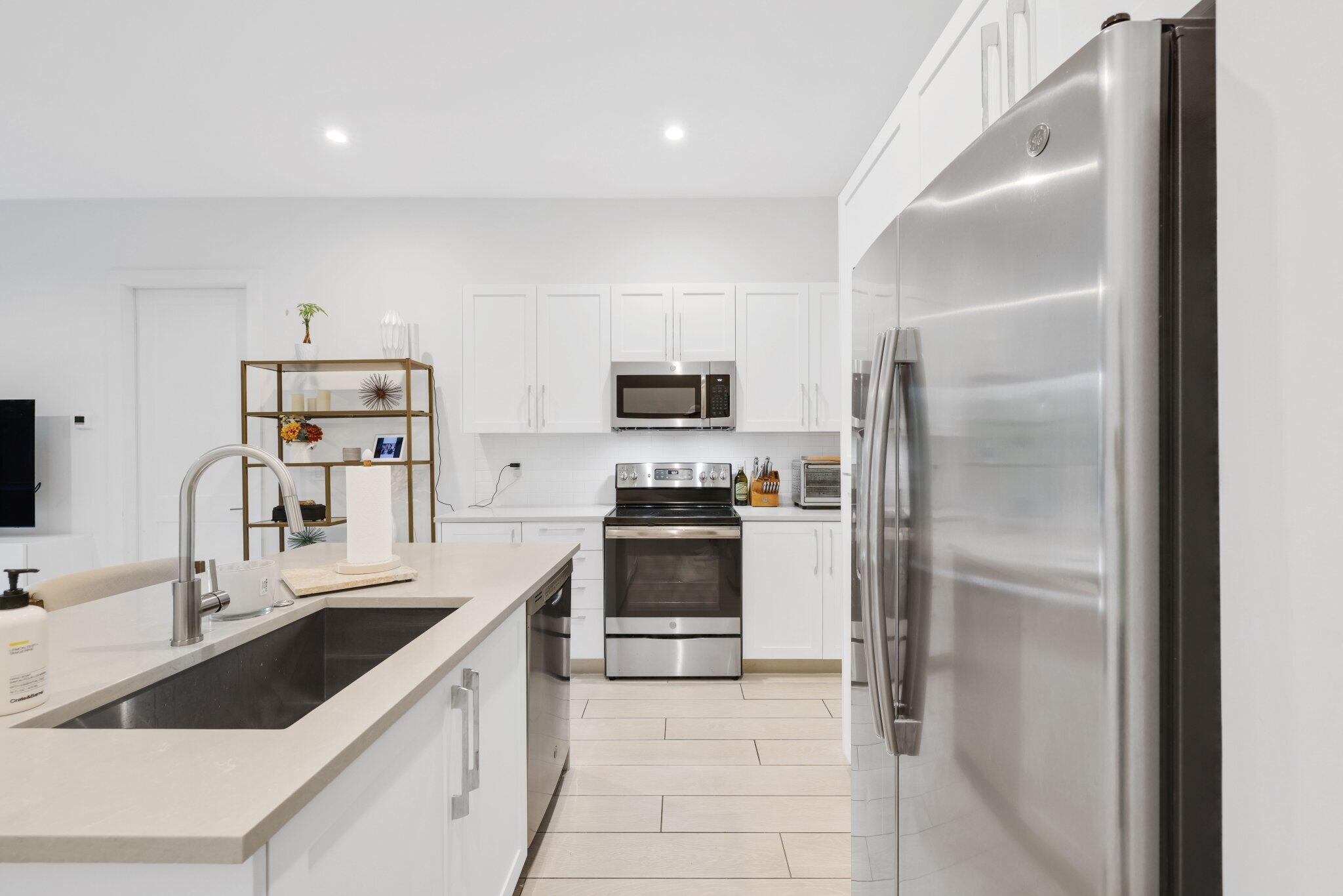 2213 Florida Boulevard Delray Beach, FL 33483 - Photo 12 of 37 Kitchen