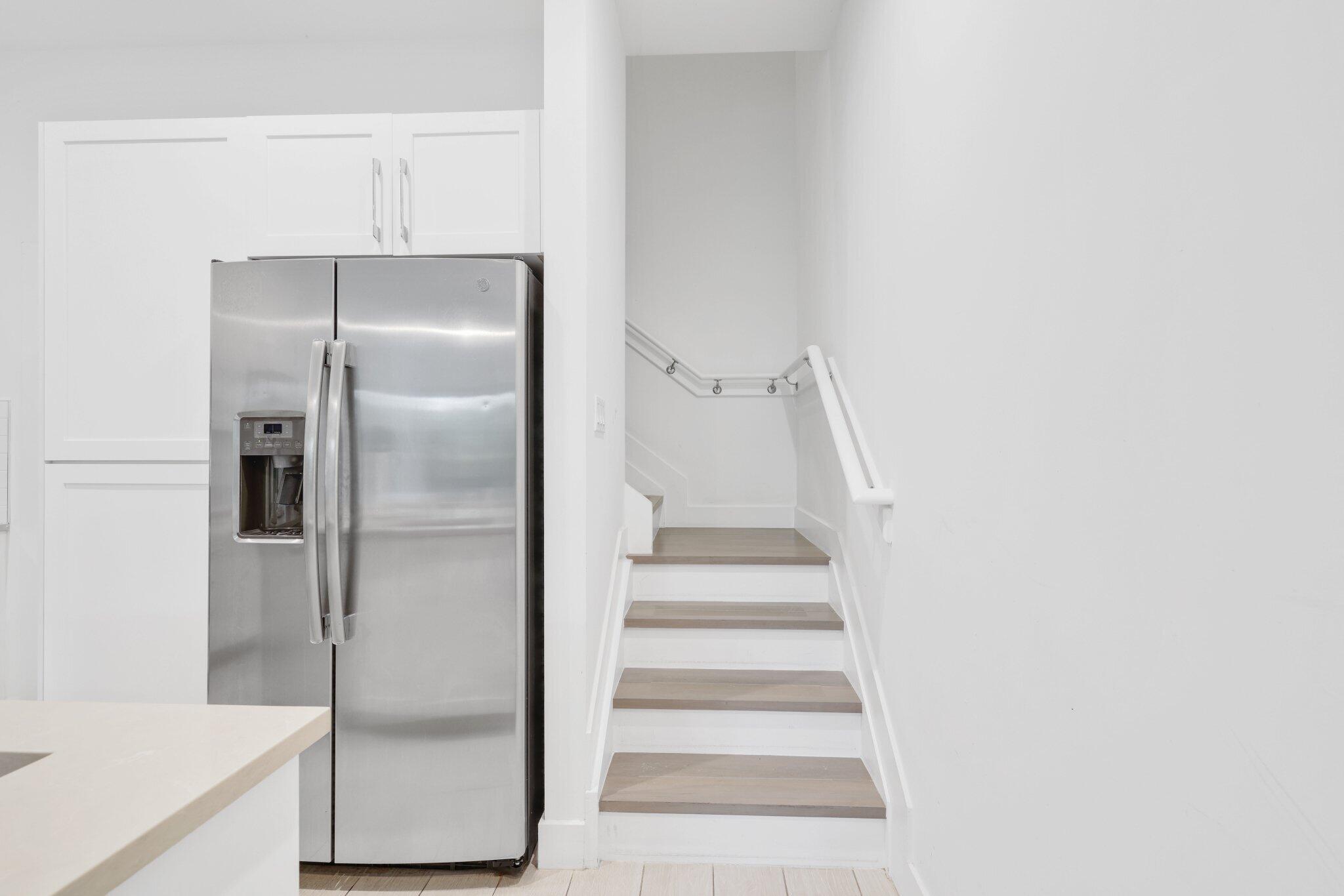 2213 Florida Boulevard Delray Beach, FL 33483 - Photo 18 of 37 Staircase