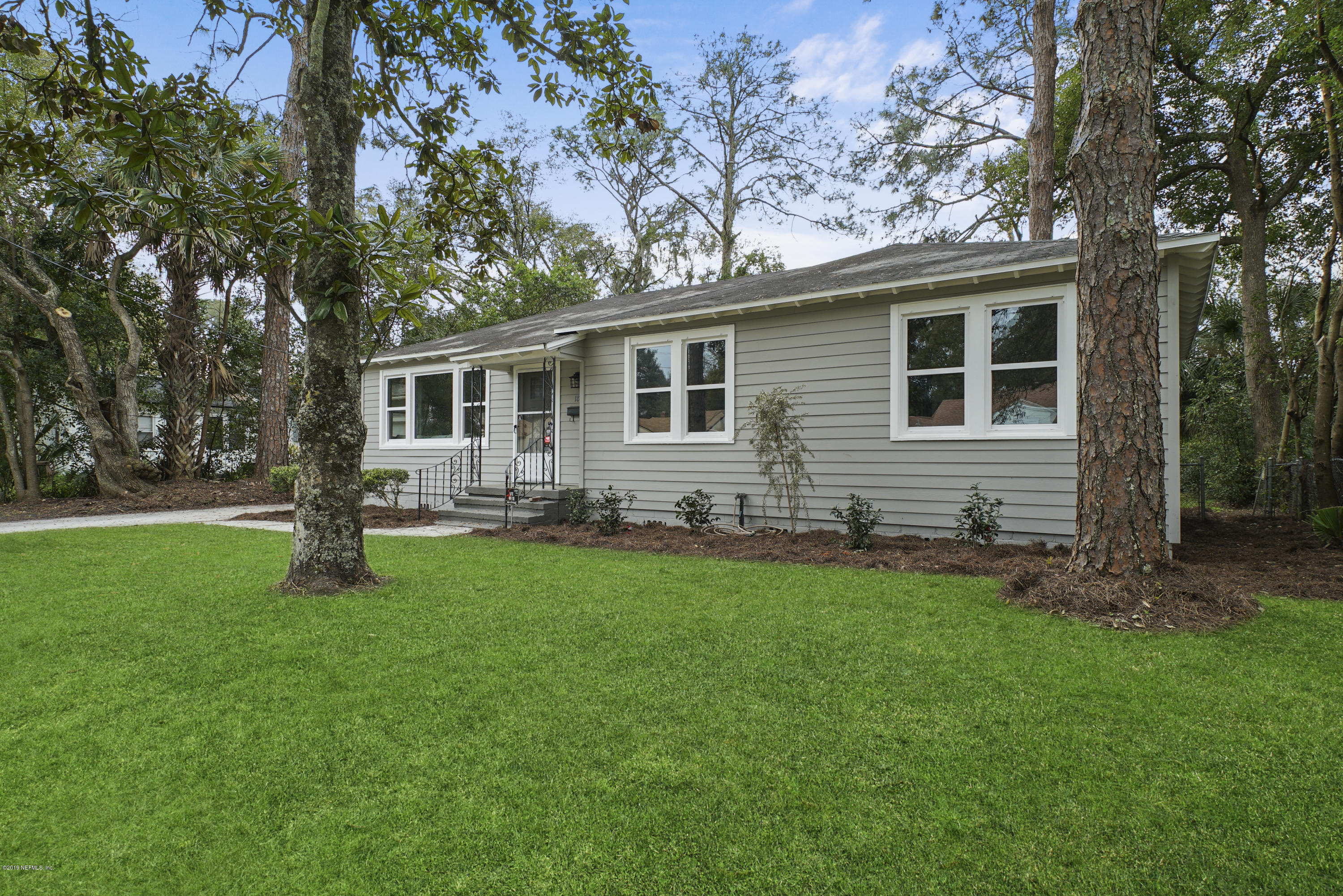 1814 Mayfair Road Jacksonville, FL 32207 - Photo 18 of 18 a front view of house with yard and green space