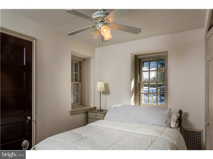 35 West Hampton Road Philadelphia, PA 19118 - Photo 14 of 23