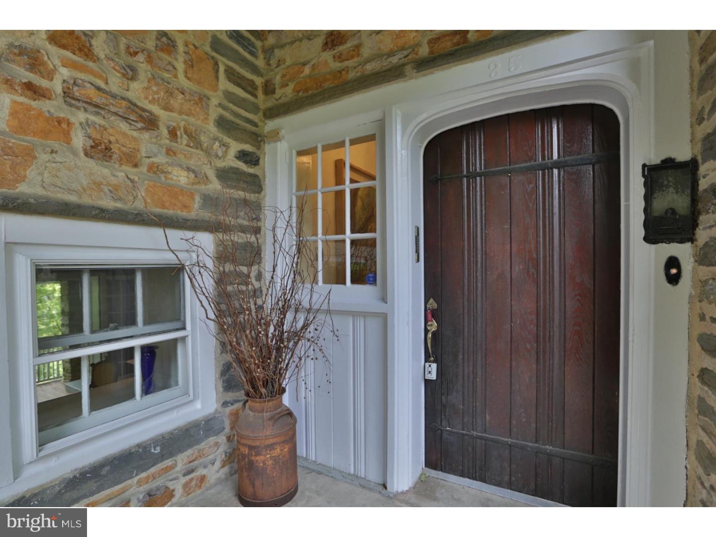 35 West Hampton Road Philadelphia, PA 19118 - Photo 3 of 23