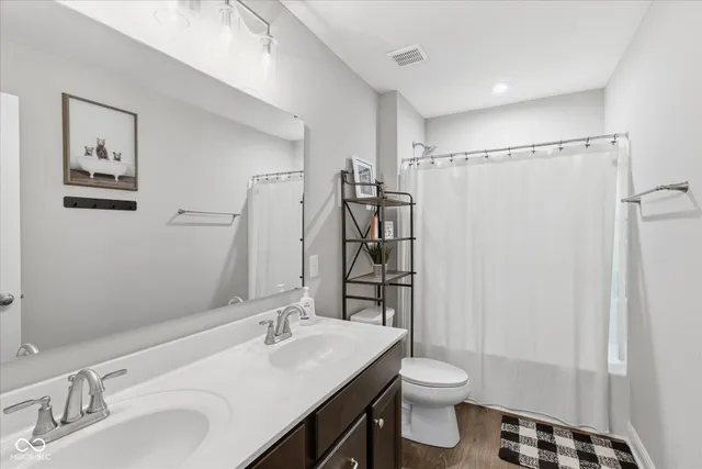 $505,000 | 976 Pond View Drive, Greenfield, IN 46140