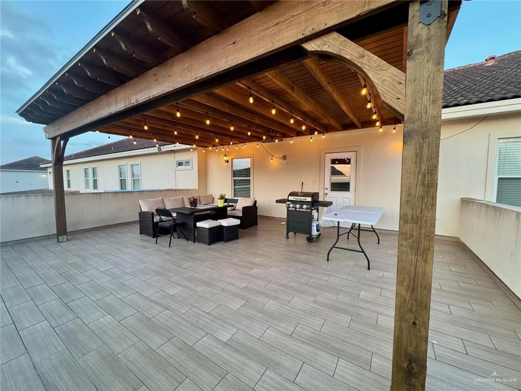 1412 Keeton Avenue, Unit 28 McAllen, TX 78503 - Photo 12 of 15 a living room with furniture