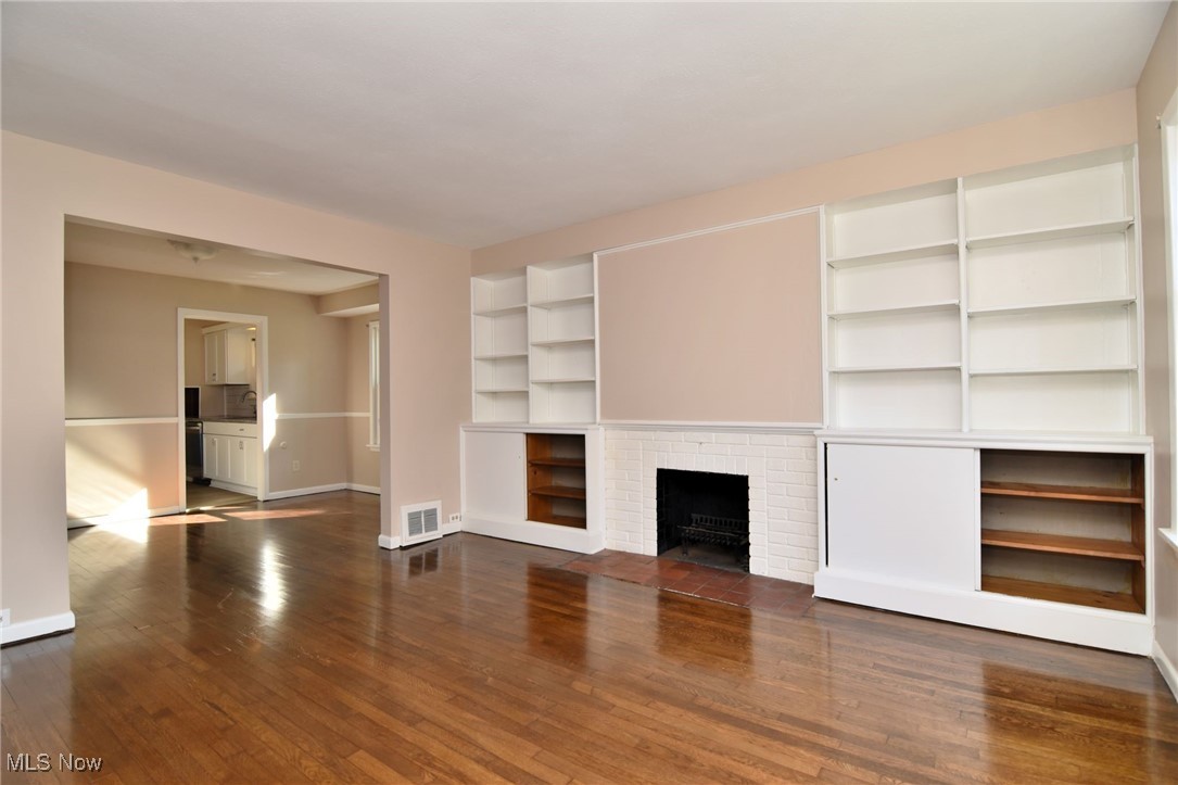 2559 Canterbury Road Cleveland, OH 44118 - Photo 4 of 30