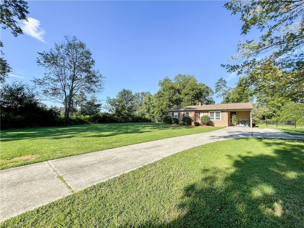 2039 Deep River Road High Point, NC 27265 - Photo 6 of 31