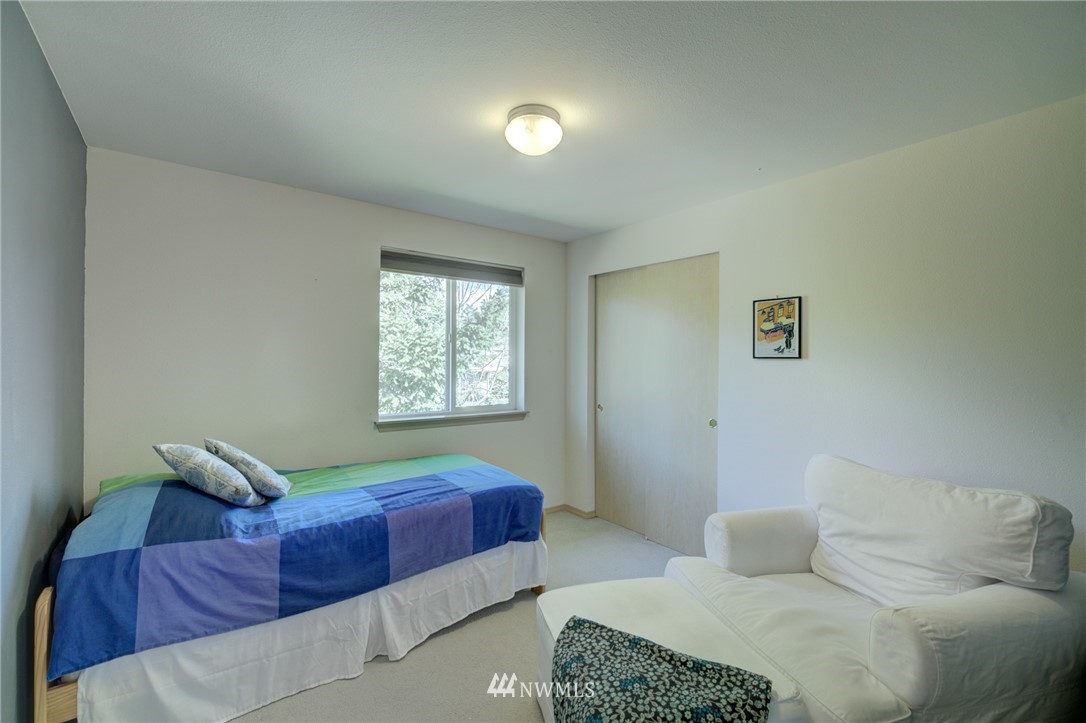 6724 Northeast 1st Place Renton, WA 98059 - Photo 22 of 27 Gallery Image 22