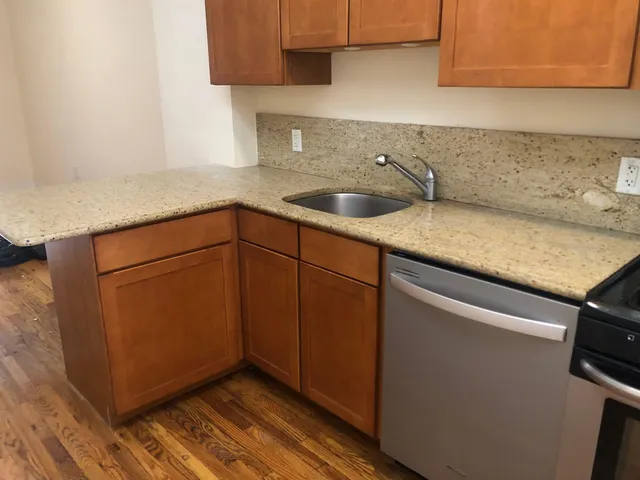 $2,950 | 347 7th Street, Unit 2, Jersey City, NJ 07302