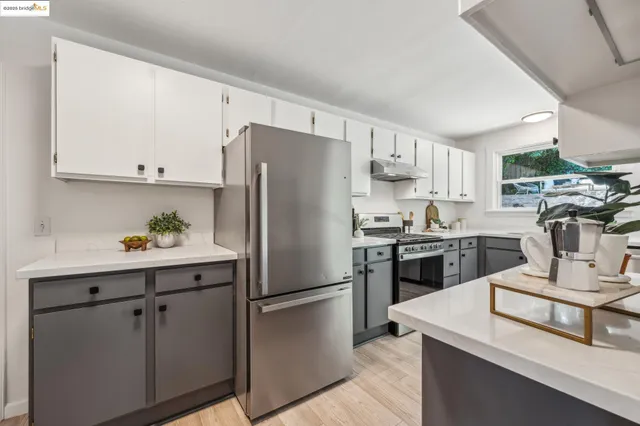 $899,000 | 7069 Saroni Drive, Oakland, CA 94611