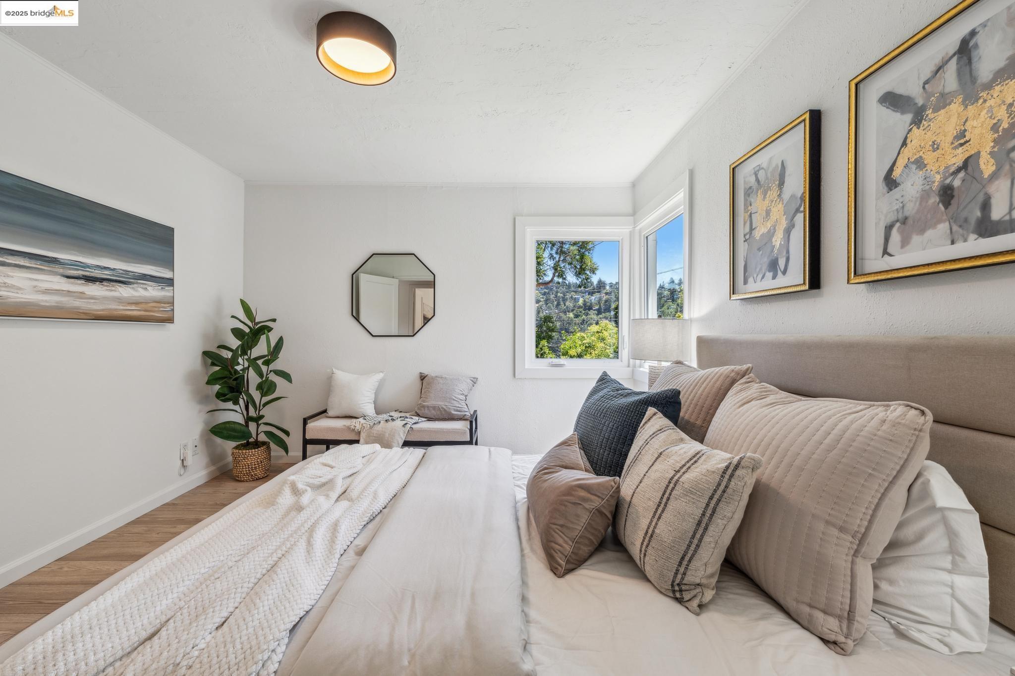 7069 Saroni Drive Oakland, CA 94611 - Photo 22 of 40