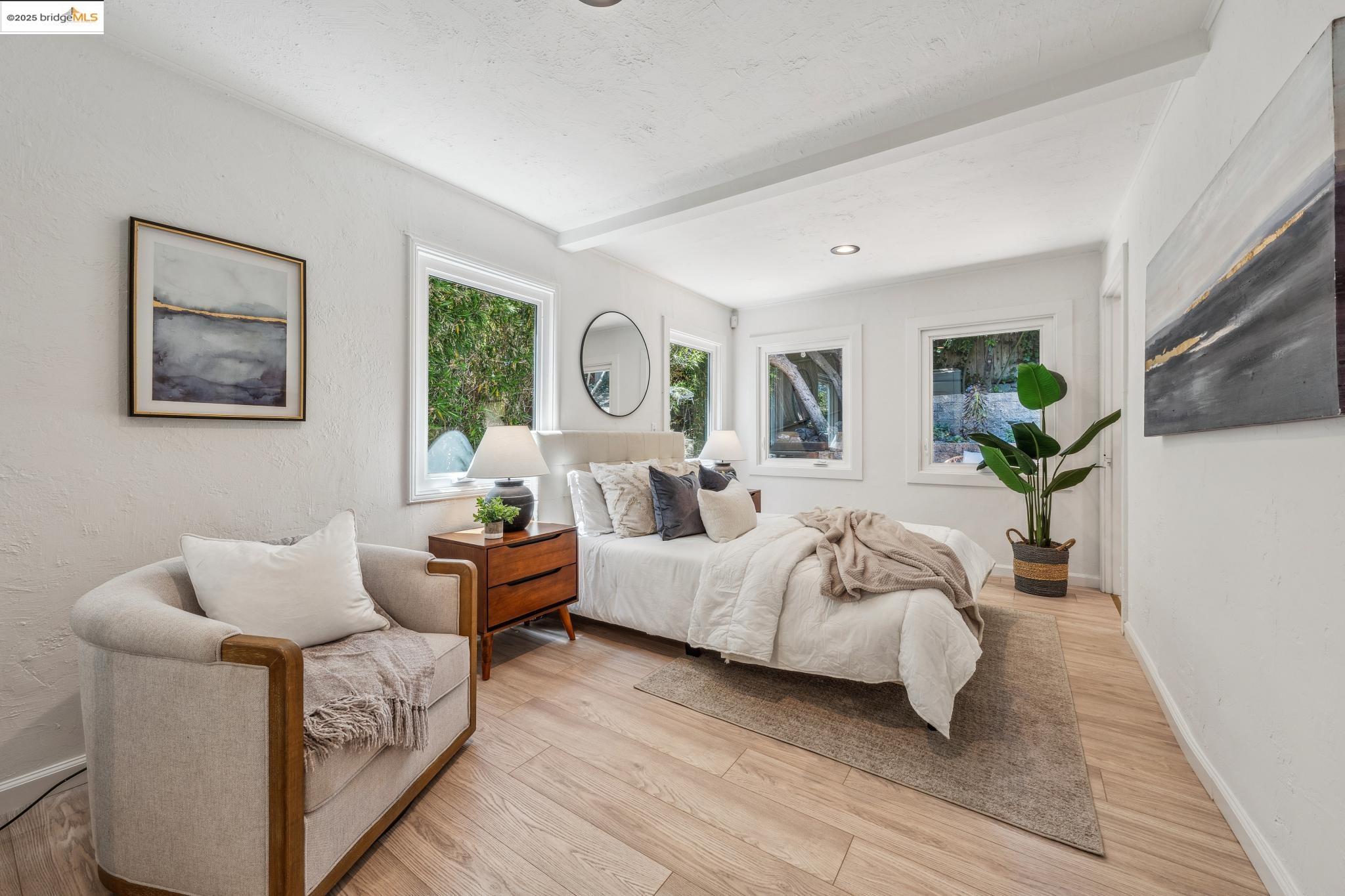 7069 Saroni Drive Oakland, CA 94611 - Photo 23 of 40