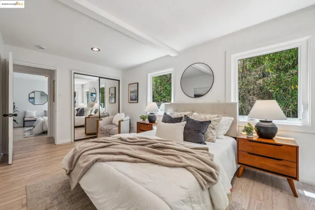 $899,000 | 7069 Saroni Drive, Oakland, CA 94611