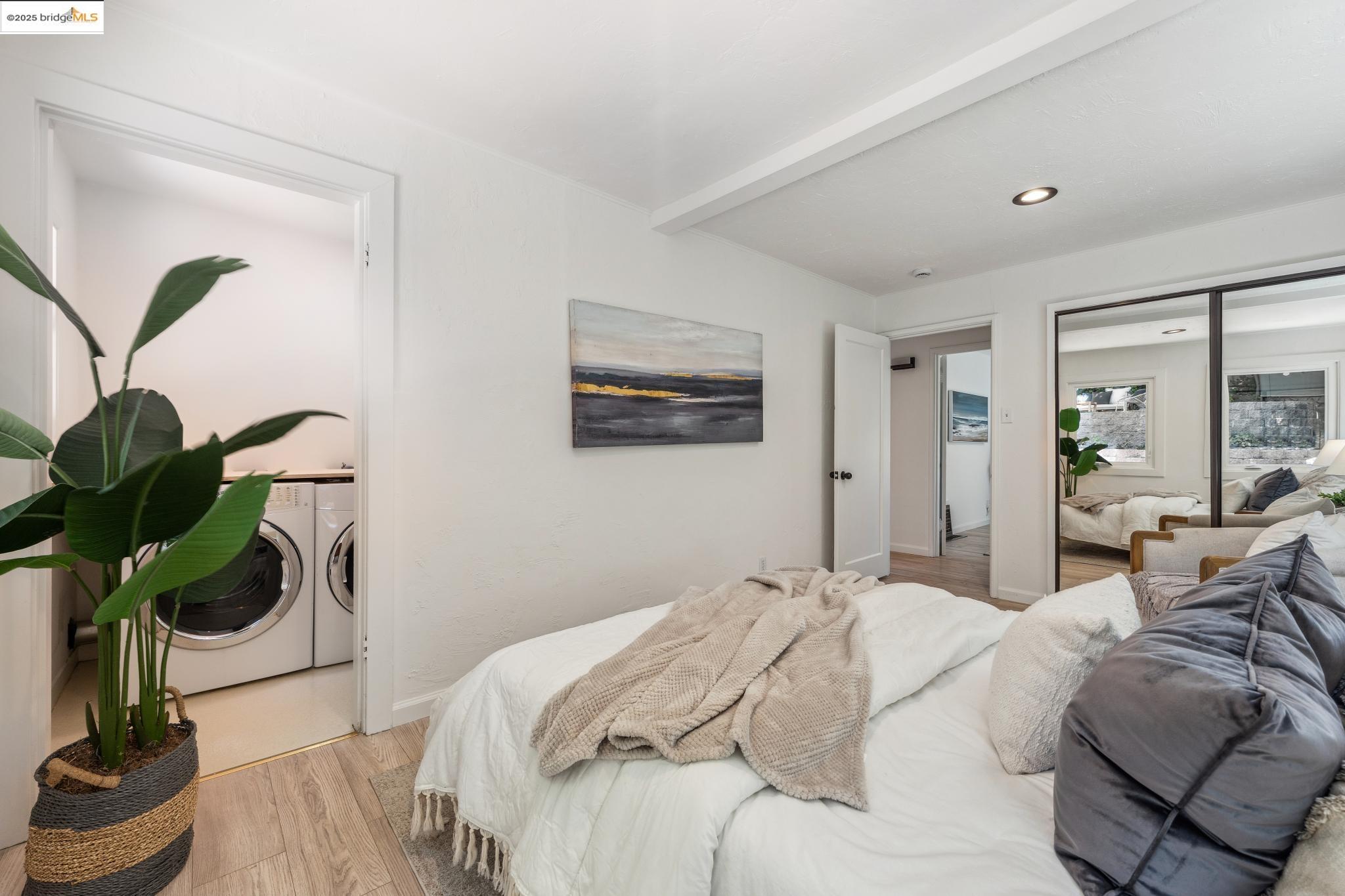 7069 Saroni Drive Oakland, CA 94611 - Photo 25 of 40