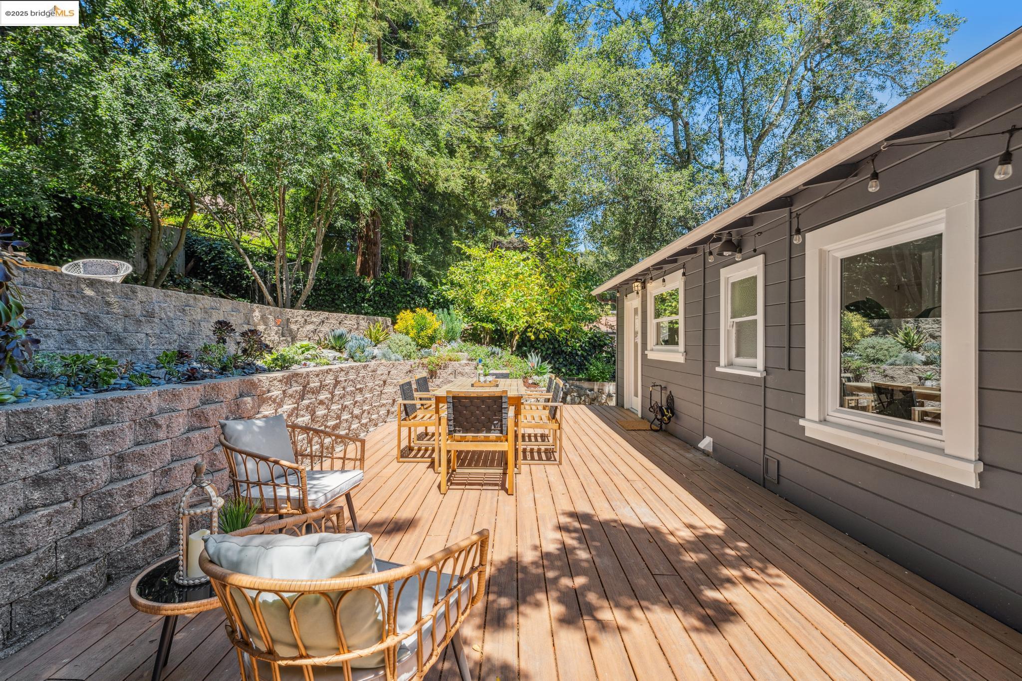 7069 Saroni Drive Oakland, CA 94611 - Photo 31 of 40