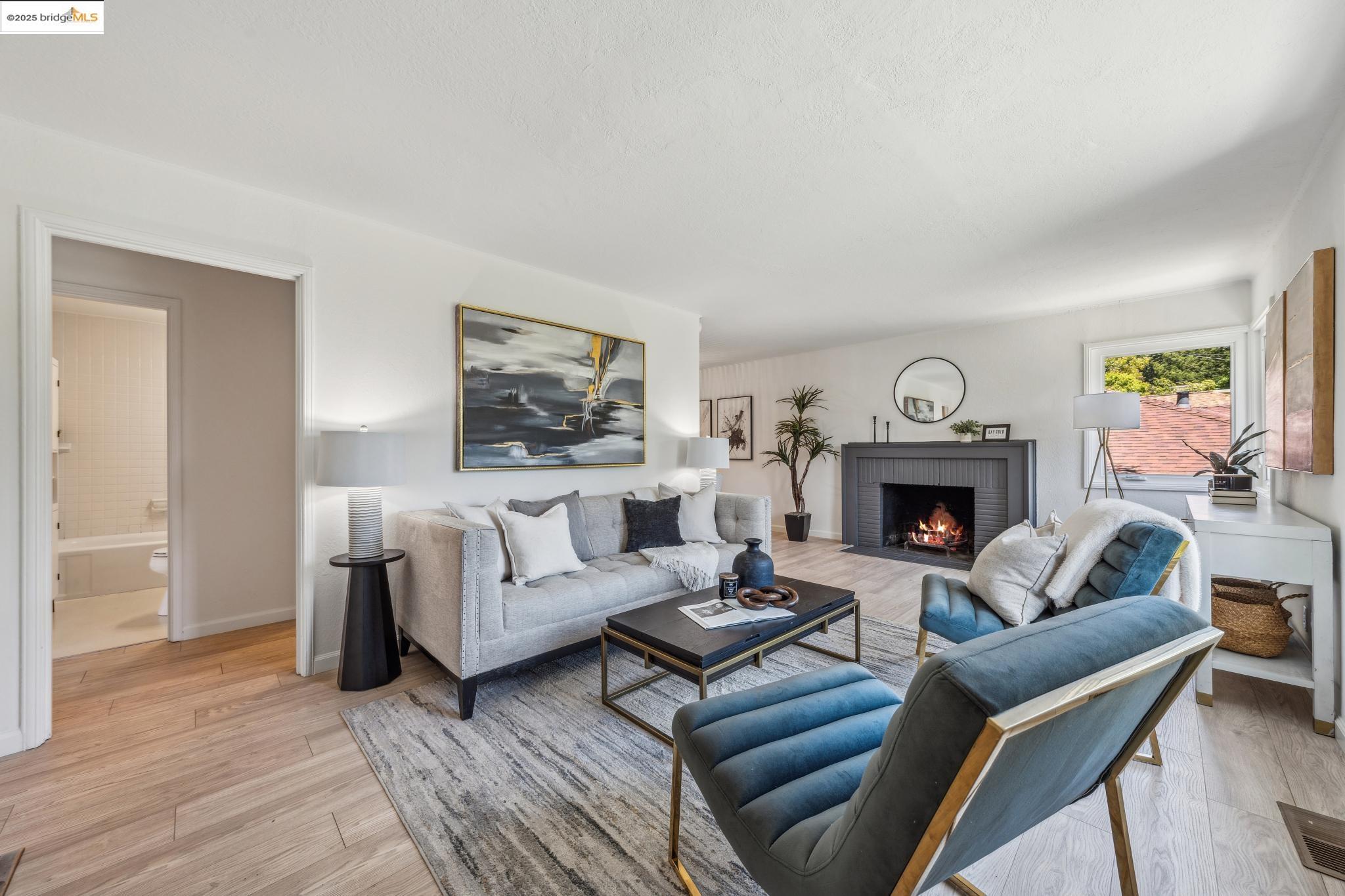 7069 Saroni Drive Oakland, CA 94611 - Photo 5 of 40