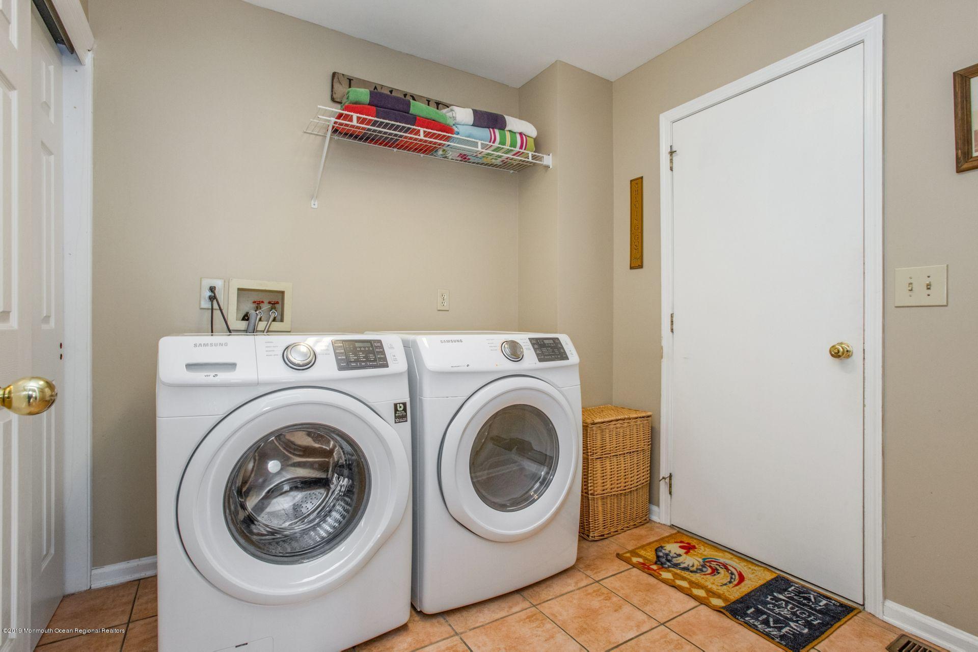 207 Lake Road Brick, NJ 08724 - Photo 14 of 32 207 lake rd laundry