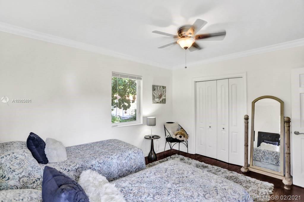 1301 South Biscayne Point Road Miami Beach, FL 33141 - Photo 23 of 45 a living room with furniture