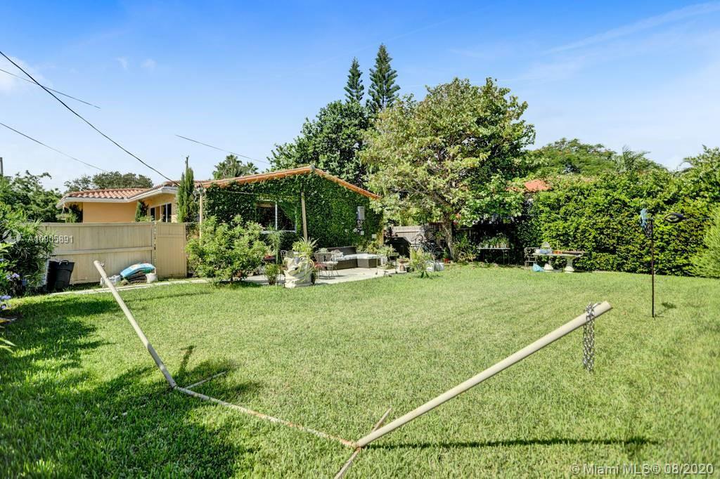 1301 South Biscayne Point Road Miami Beach, FL 33141 - Photo 24 of 45 a view of a big yard