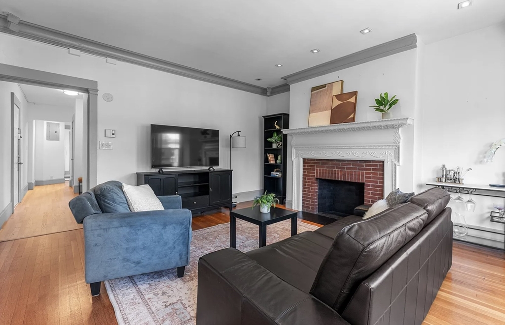 857 Beacon Street, Unit 41 Boston, MA 02215 - Photo 3 of 20