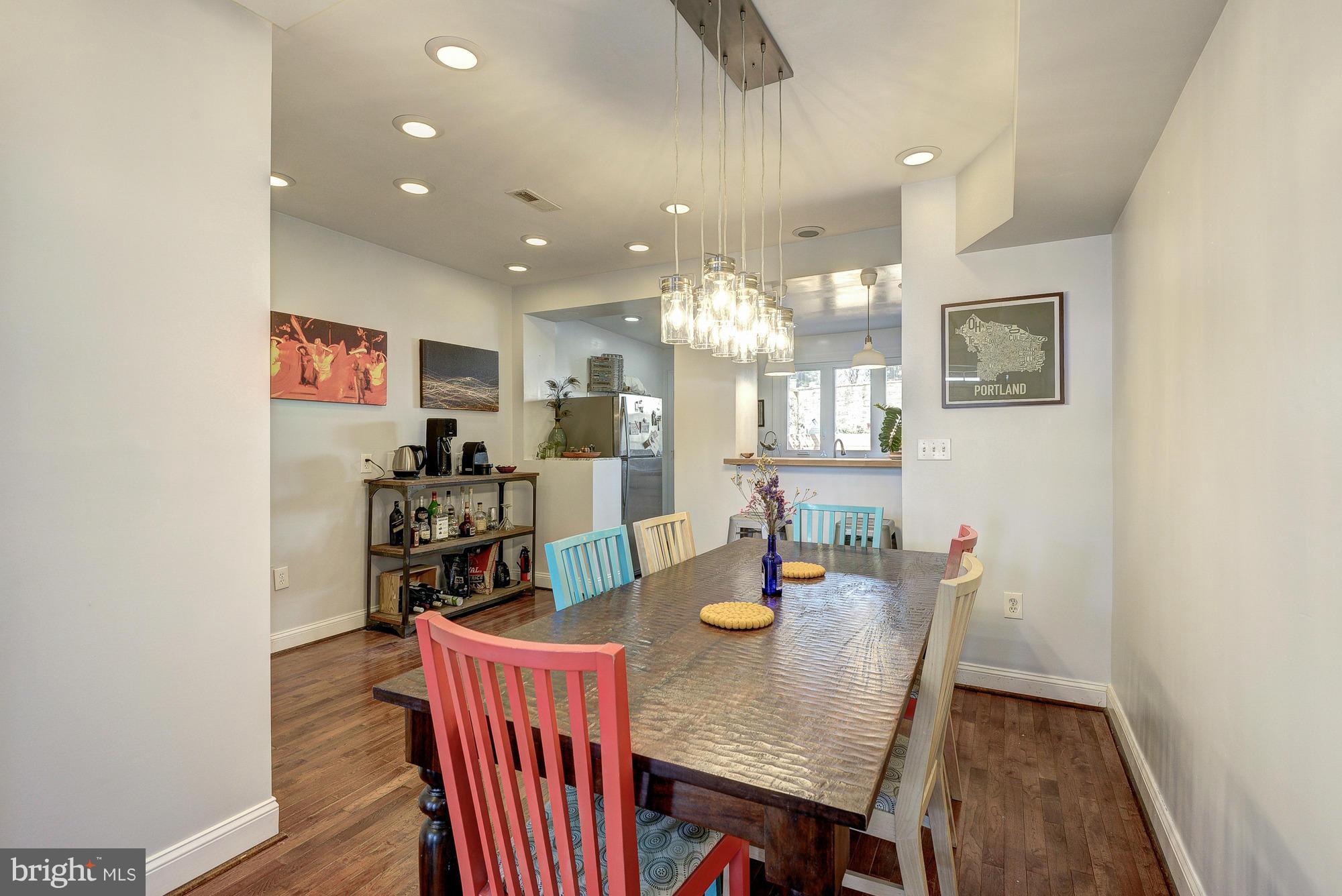 Dining Room (1 of 3)