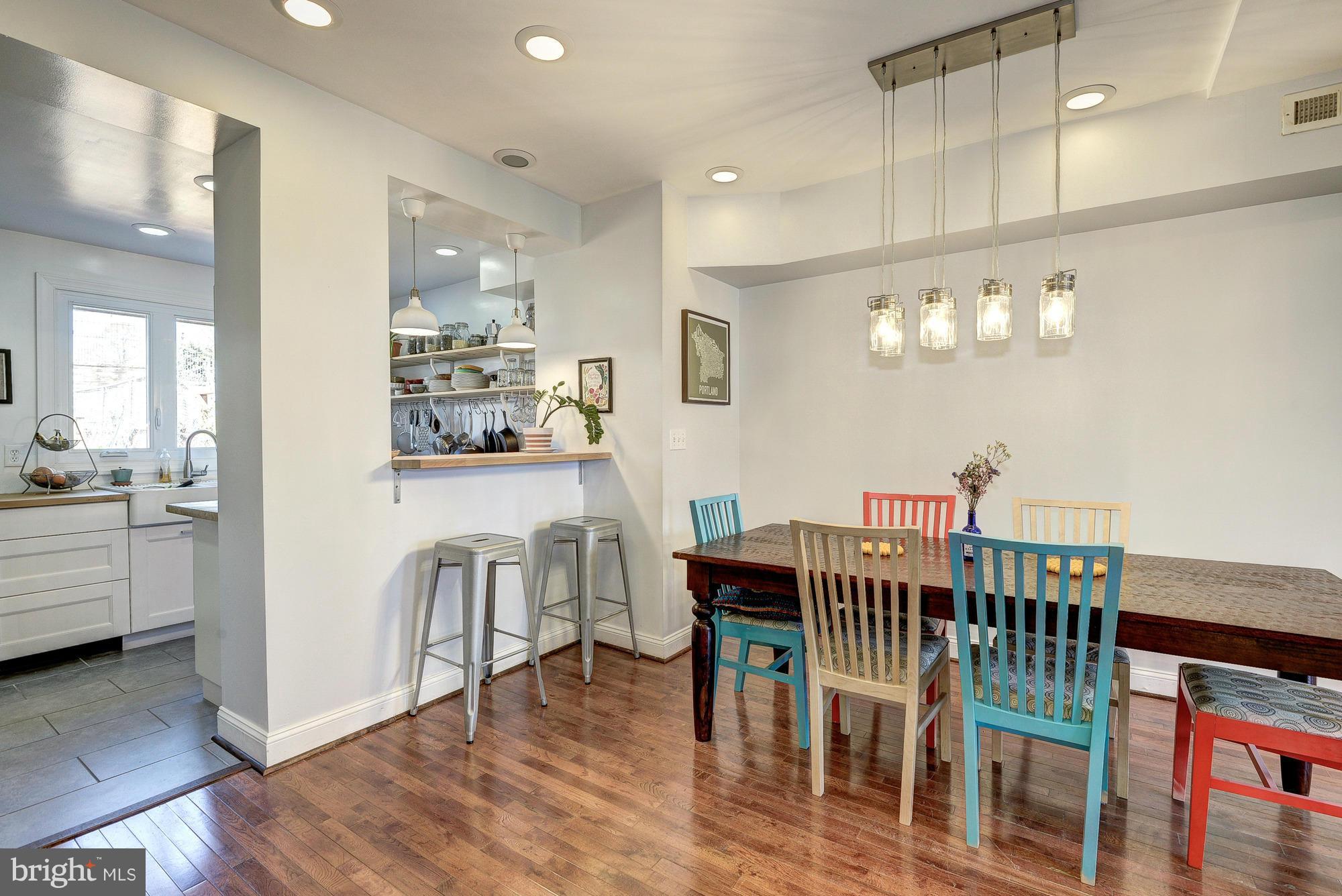 Dining Room (2 of 3)