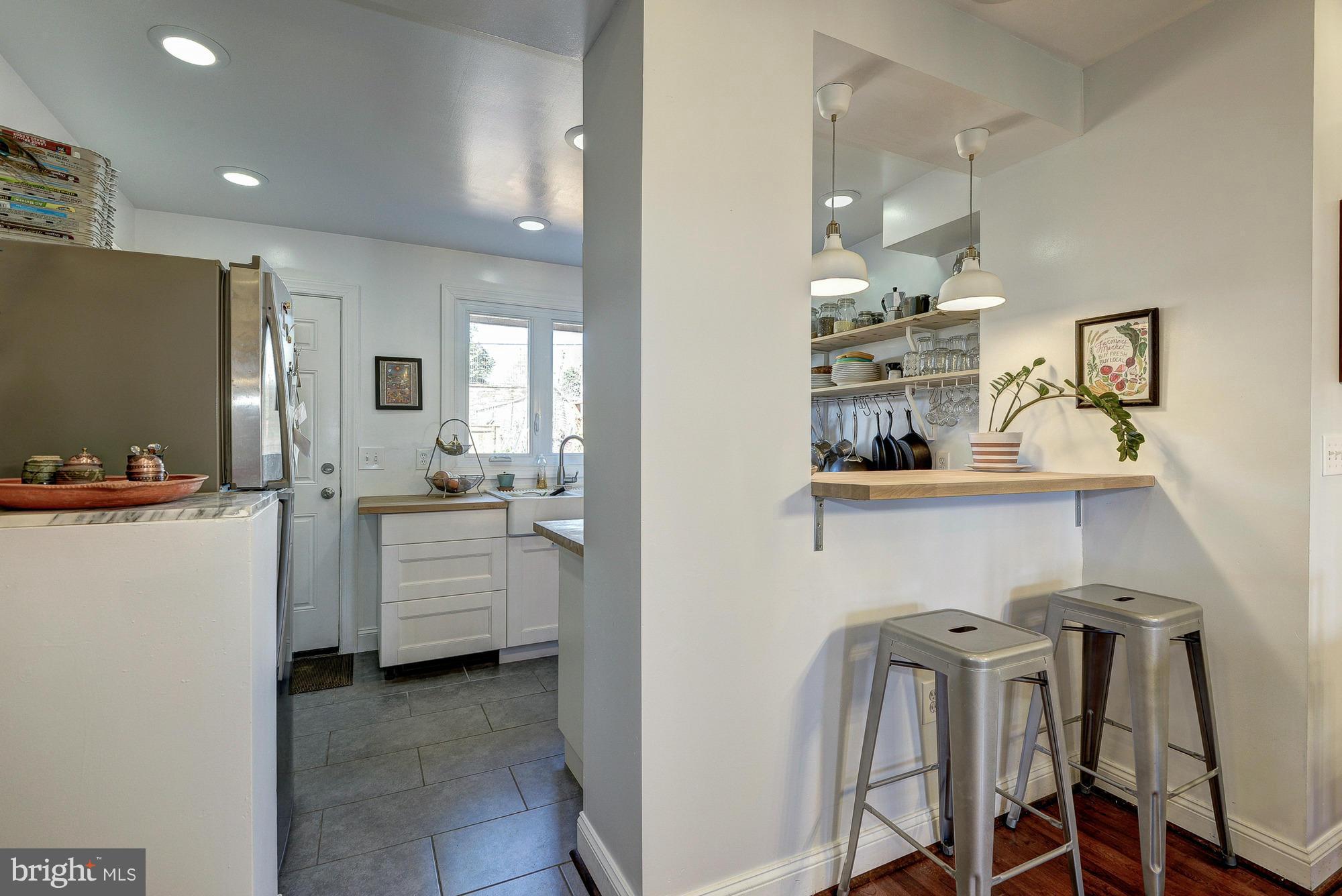 Kitchen (1 of 2)
