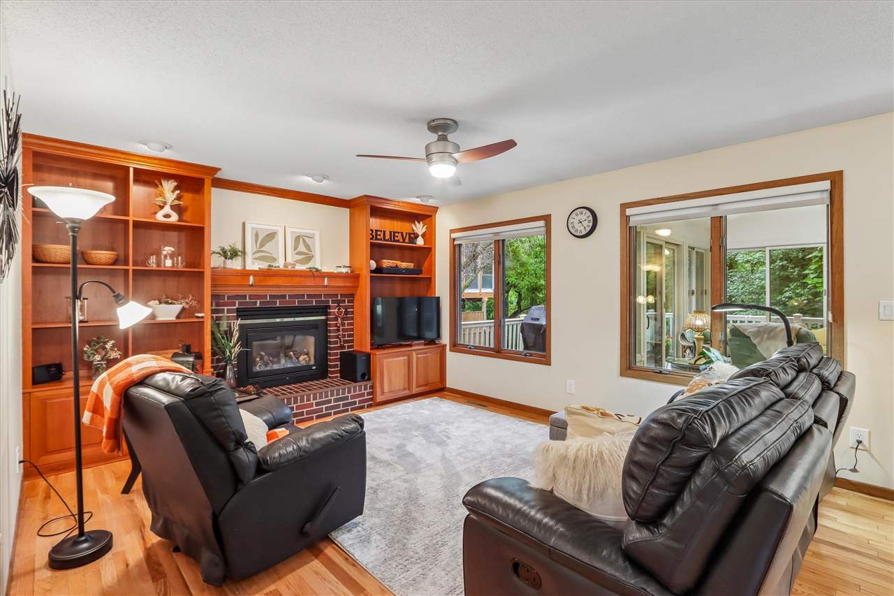1934 Meadow Ridge Lane Iowa City, IA 52245 - Photo 5 of 40 Gallery Image 5