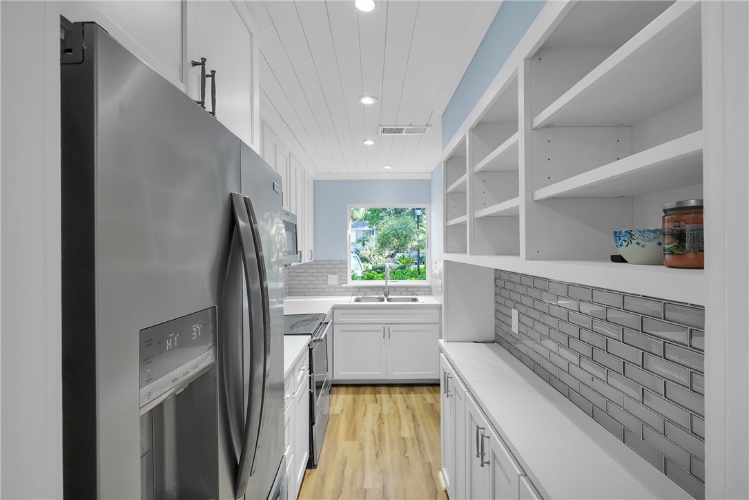 424 Magnolia Avenue, Unit 6 St. Simons Island, GA 31522 - Photo 7 of 32