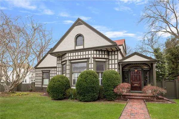 $7,000 | 4 Hunter Avenue, Newport, RI 02840