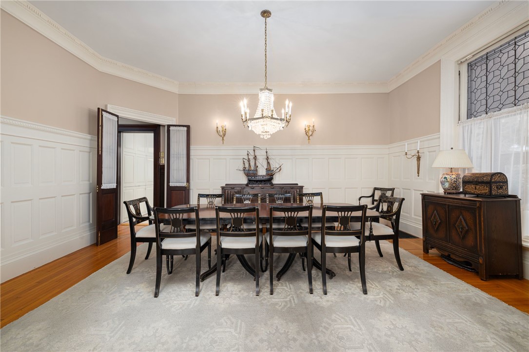 4 Hunter Avenue Newport, RI 02840 - Photo 11 of 49 dining room